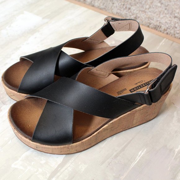 clarks soft cushion wedge sandals